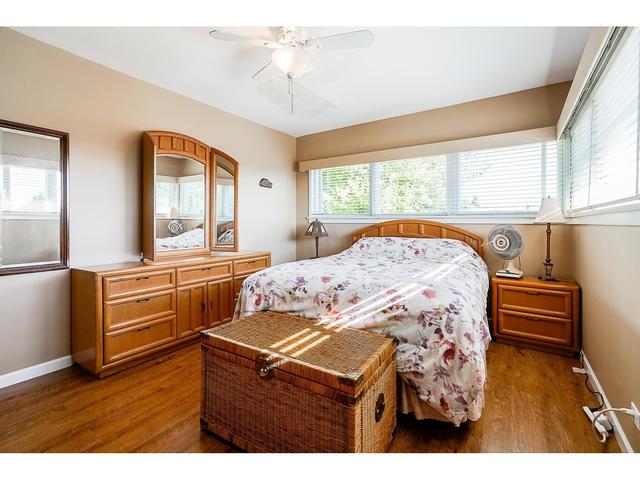 454 Buchanan Avenue, House detached with 3 bedrooms, 2 bathrooms and null parking in New Westminster BC | Card Image