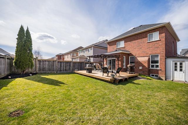 62 Helston Cres, House detached with 3 bedrooms, 3 bathrooms and 6 parking in Whitby ON | Image 30