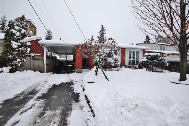 1271 Collins Avenue, House detached with 4 bedrooms, 3 bathrooms and 2 parking in Ottawa ON | Image 1