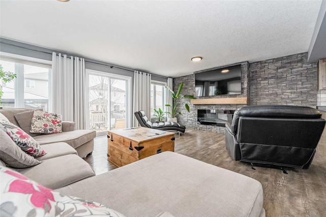 7 Penfold Dr, House detached with 2 bedrooms, 4 bathrooms and 3 parking in Guelph ON | Image 9