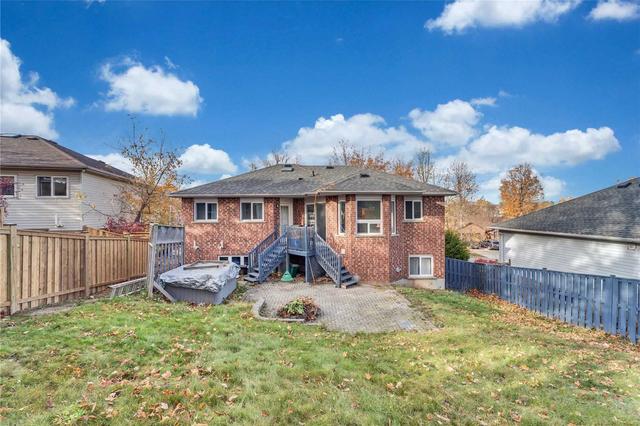 317 Scott Rd, House detached with 3 bedrooms, 2 bathrooms and 4 parking in Cambridge ON | Image 11