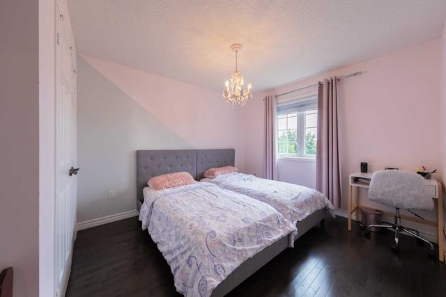 53 Sassafras Circ, House semidetached with 4 bedrooms, 4 bathrooms and 3 parking in Vaughan ON | Image 6