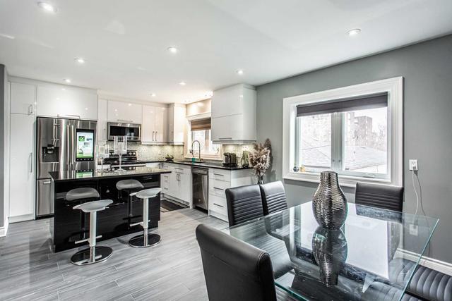 17 Gotham Crt, House semidetached with 3 bedrooms, 3 bathrooms and 7 parking in Toronto ON | Image 34