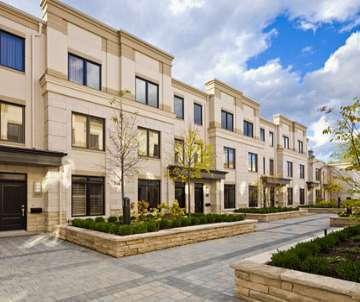 th38 - 9 Oakburn Cres Cres, Townhouse with 3 bedrooms, 3 bathrooms and 1 parking in Toronto ON | Image 1
