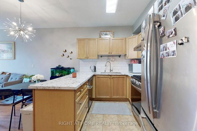 16 - 38 Gibson Ave, Townhouse with 2 bedrooms, 2 bathrooms and 1 parking in Toronto ON | Image 3
