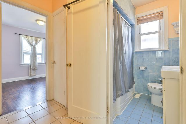 570 Blackthorn Ave, House detached with 2 bedrooms, 2 bathrooms and 3 parking in Toronto ON | Image 13