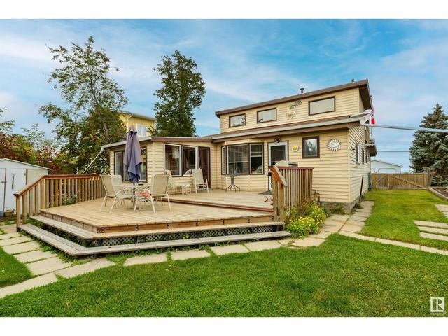 5035 50 Av, House detached with 2 bedrooms, 1 bathrooms and 8 parking in Alberta Beach AB | Image 10