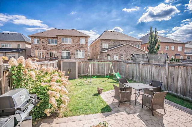 33 Ostrovsky Rd, House semidetached with 3 bedrooms, 4 bathrooms and 3 parking in Vaughan ON | Image 27