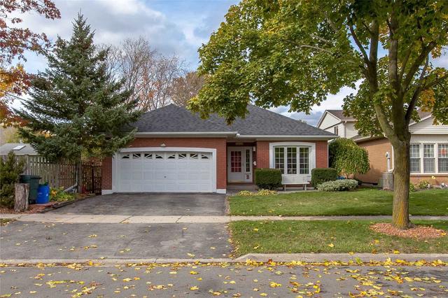 2375 Parkway Dr, House detached with 4 bedrooms, 2 bathrooms and 4 parking in Burlington ON | Image 1