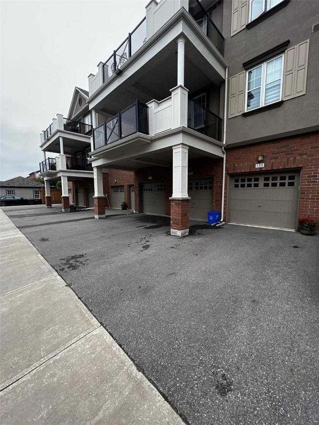 305 - 272 Georgian Dr, Condo with 2 bedrooms, 2 bathrooms and 2 parking in Oakville ON | Image 4