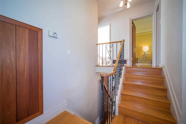 1 Truxford Rd, House detached with 3 bedrooms, 1 bathrooms and 3 parking in Toronto ON | Image 9