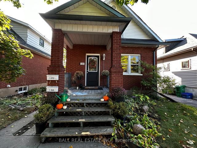1201 Kenneth Ave, House detached with 2 bedrooms, 1 bathrooms and 2 parking in Peterborough ON | Image 1