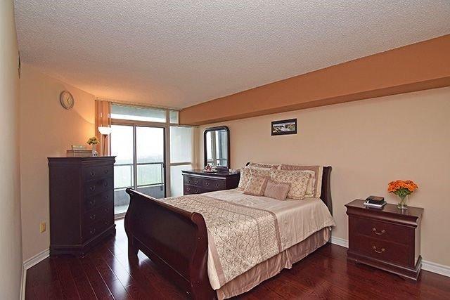 1611 - 1 Rowntree Rd, Condo with 2 bedrooms, 2 bathrooms and 1 parking in Toronto ON | Image 16