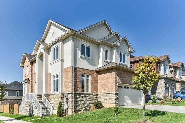 UL - 92 Juliebeth Dr, House detached with 4 bedrooms, 3 bathrooms and 4 parking in Hamilton ON | Image 2