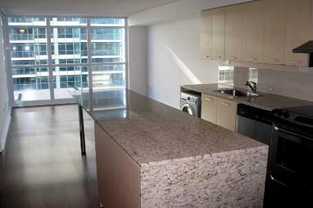 311 - 19 Singer Crt, Condo with 1 bedrooms, 1 bathrooms and null parking in Toronto ON | Image 5