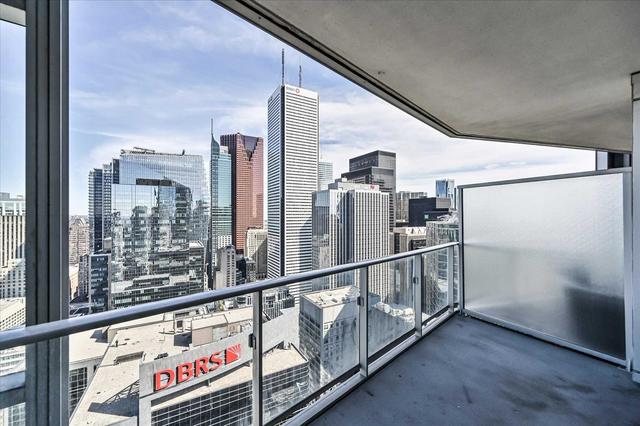 4107 - 180 University Ave, Condo with 2 bedrooms, 3 bathrooms and 1 parking in Toronto ON | Image 24
