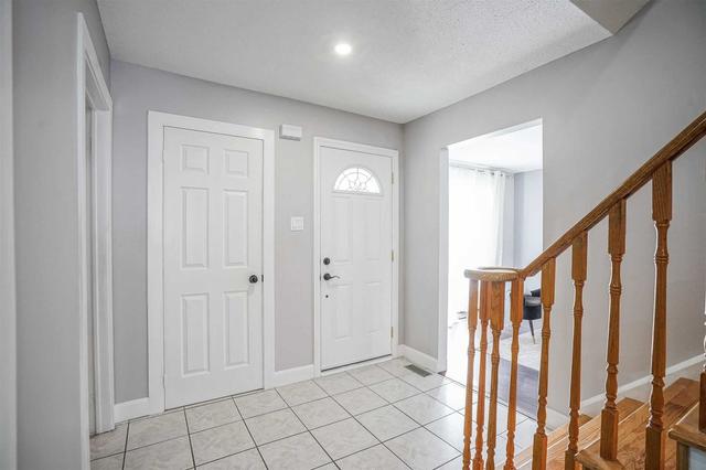 1568 Greenmount St, House detached with 4 bedrooms, 3 bathrooms and 4 parking in Pickering ON | Image 12