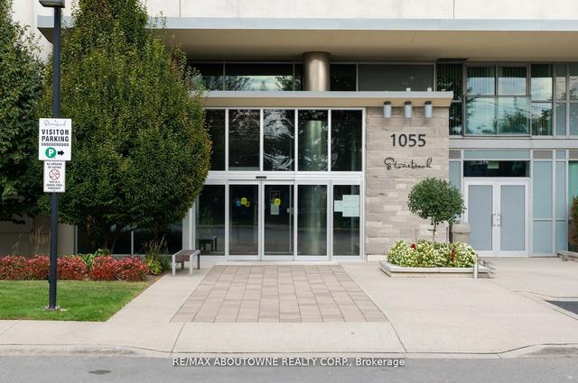 1202 - 1055 Southdown Rd, Condo with 2 bedrooms, 2 bathrooms and 1 parking in Mississauga ON | Image 12