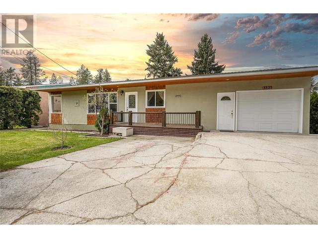 3325 8th Street, House detached with 4 bedrooms, 1 bathrooms and 1 parking in Okanagan Similkameen E BC | Image 1