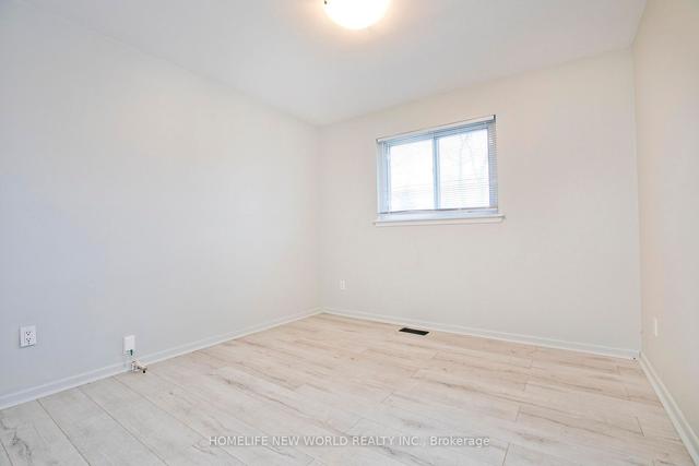 2 Lesgay Cres, House detached with 3 bedrooms, 2 bathrooms and 3 parking in Toronto ON | Image 6