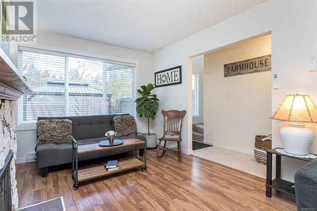 1614 Fuller St, House attached with 3 bedrooms, 3 bathrooms and 1 parking in Nanaimo BC | Image 5