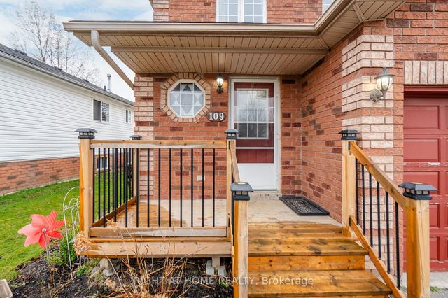 109 Wessenger Dr, House attached with 3 bedrooms, 2 bathrooms and 3 parking in Barrie ON | Image 22