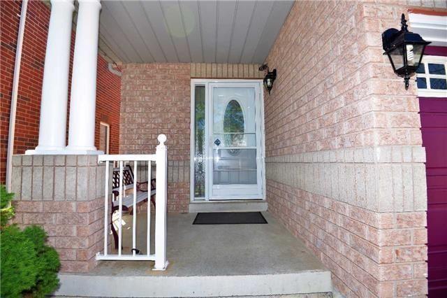 92 Harty Cres, House detached with 4 bedrooms, 4 bathrooms and 4 parking in Ajax ON | Image 2