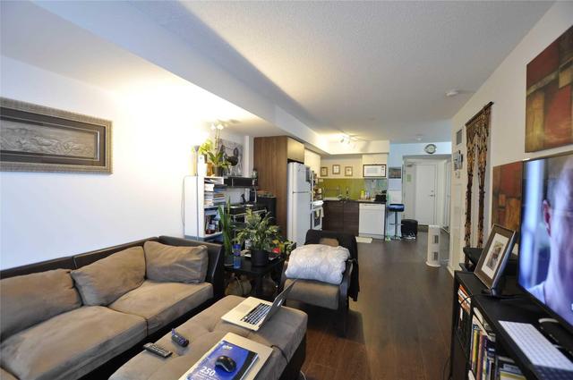 1512 - 121 Mcmahon Dr, Condo with 1 bedrooms, 1 bathrooms and 1 parking in Toronto ON | Image 14