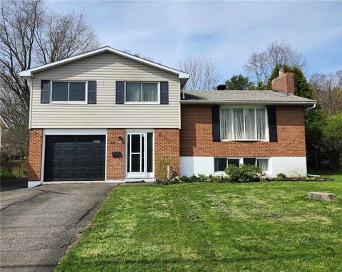49 Centre Street, House detached with 3 bedrooms, 2 bathrooms and 5 parking in Brockville ON | Card Image