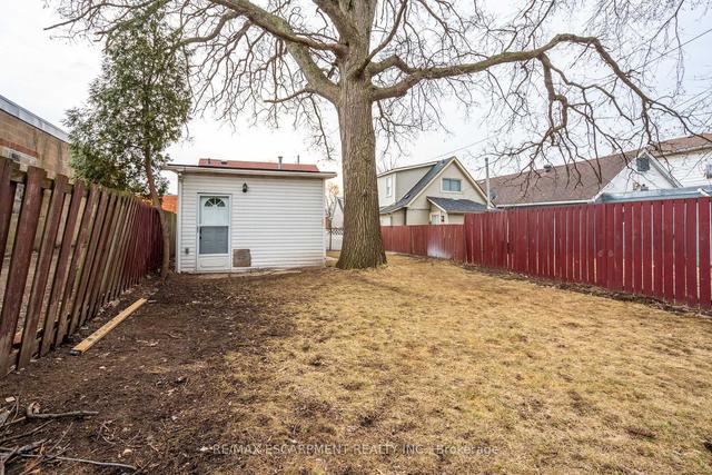 74 Adair Ave S, House detached with 2 bedrooms, 2 bathrooms and 2 parking in Hamilton ON | Image 22