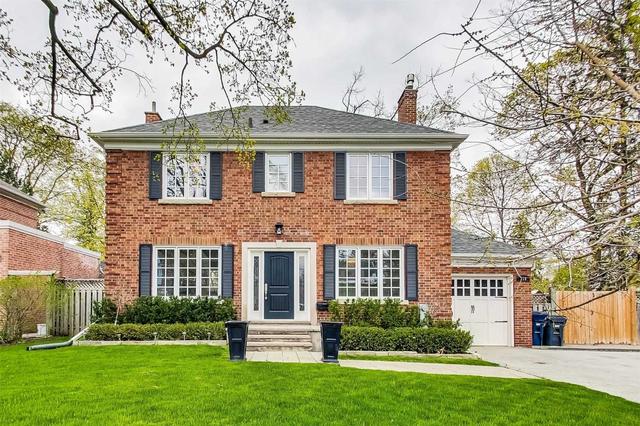 119 Burnhamthorpe Rd, House detached with 3 bedrooms, 2 bathrooms and 4 parking in Toronto ON | Image 1