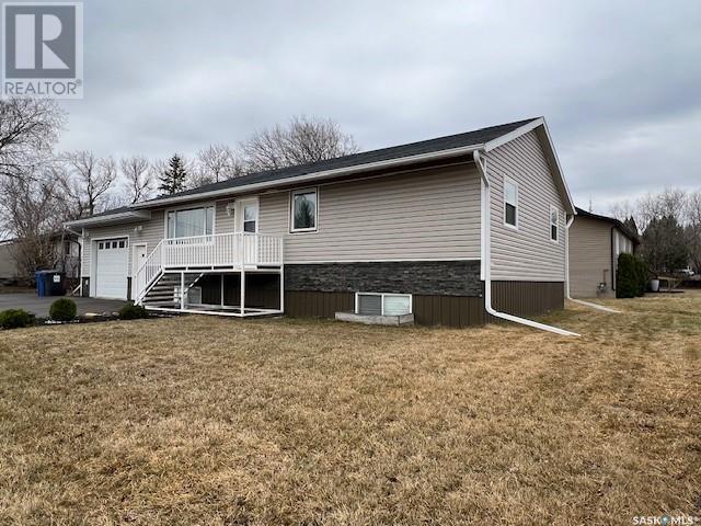 929 Veterans Avenue, House detached with 4 bedrooms, 2 bathrooms and null parking in Esterhazy SK | Image 4