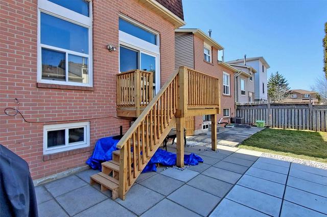 7 Kimbercroft Crt, House attached with 3 bedrooms, 3 bathrooms and 2 parking in Toronto ON | Image 25