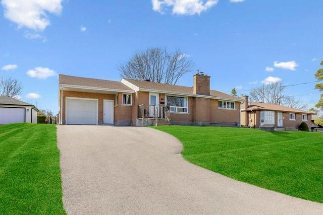 69 Hillcrest Drive, House detached with 4 bedrooms, 2 bathrooms and 5 parking in Brockville ON | Image 3