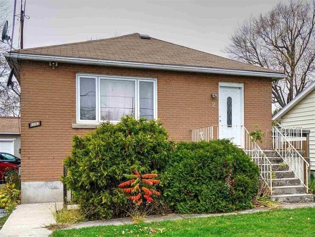 1152 Montreal St, House detached with 5 bedrooms, 2 bathrooms and 10 parking in Kingston ON | Image 1
