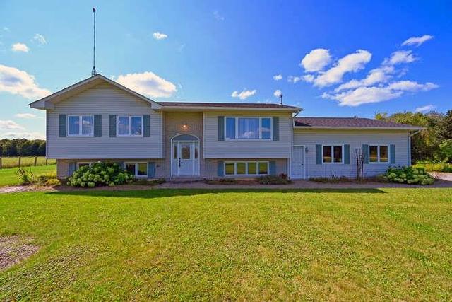 9482 County Road 7 Road, House detached with 3 bedrooms, 2 bathrooms and 10 parking in Elizabethtown Kitley ON | Image 1