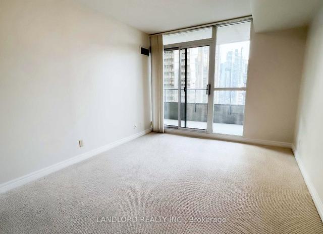 1803 - 23 Hollywood Ave, Condo with 2 bedrooms, 1 bathrooms and 0 parking in Toronto ON | Image 3