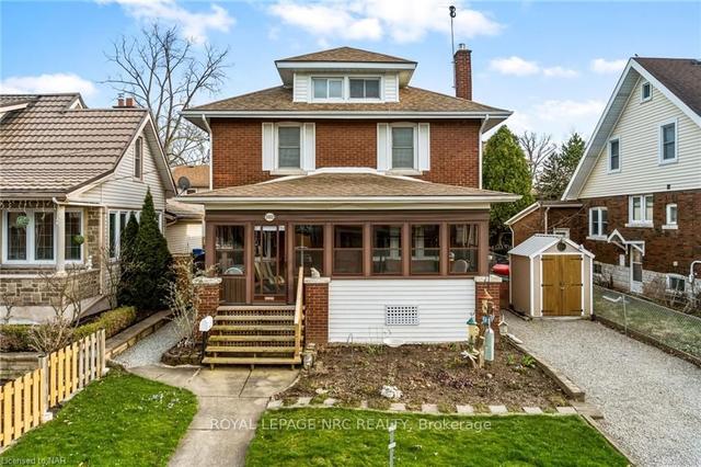 5002 Jepson St, House detached with 5 bedrooms, 3 bathrooms and 2 parking in Niagara Falls ON | Image 1