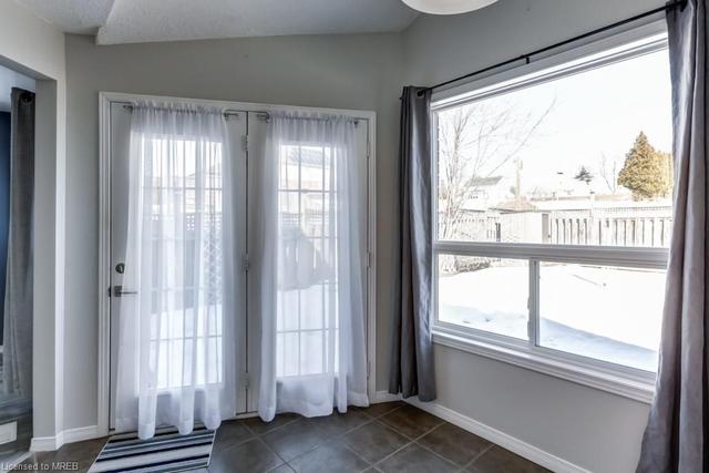 upper - 5 Henry Court, House semidetached with 3 bedrooms, 1 bathrooms and null parking in Guelph ON | Image 16