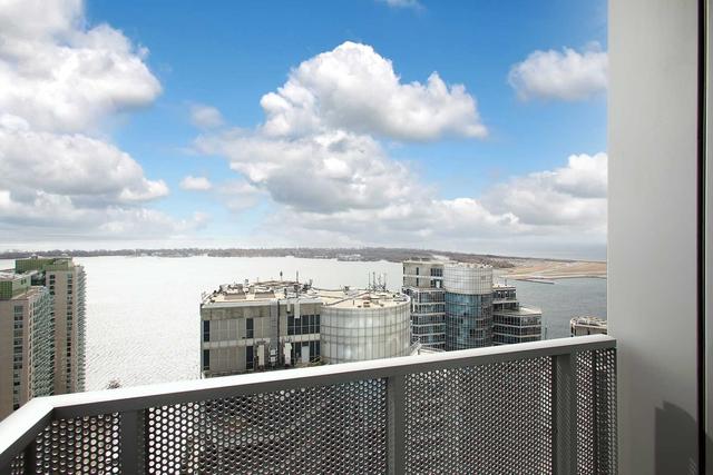 4305 - 10 York St, Condo with 2 bedrooms, 2 bathrooms and 1 parking in Toronto ON | Image 11