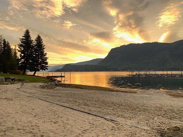 215 - 302 Mara Lake Lane, Condo with 2 bedrooms, 3 bathrooms and 2 parking in Sicamous BC | Image 9