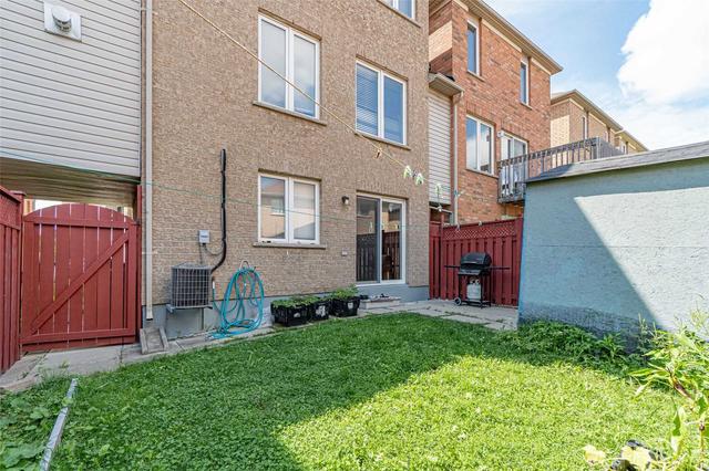 46 Domenico Cres, House detached with 3 bedrooms, 4 bathrooms and 4 parking in Brampton ON | Image 27