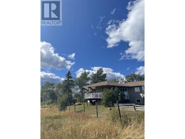 4406 Brown Road, House detached with 4 bedrooms, 2 bathrooms and null parking in Bulkley Nechako E BC | Image 8