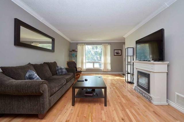 331 Duckworth St, House detached with 4 bedrooms, 2 bathrooms and 7 parking in Barrie ON | Image 2