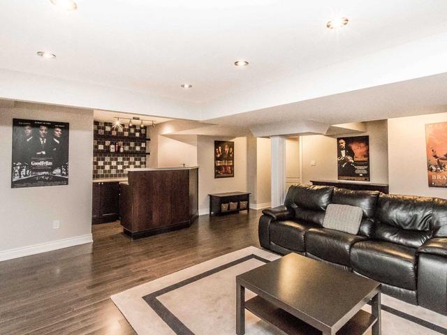 3448 Crompton Cres, House detached with 4 bedrooms, 4 bathrooms and 8 parking in Mississauga ON | Image 25
