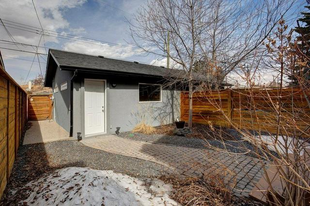 2430 31 Avenue Sw, Home with 3 bedrooms, 2 bathrooms and 2 parking in Calgary AB | Image 29
