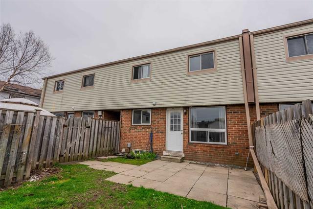 55 - 120 Nonquon Rd, Townhouse with 3 bedrooms, 1 bathrooms and 1 parking in Oshawa ON | Image 19
