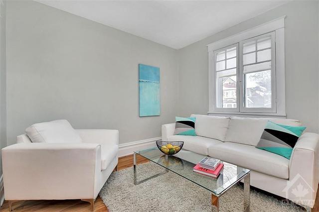 500 Parkdale Avenue, Home with 3 bedrooms, 2 bathrooms and 1 parking in Ottawa ON | Image 5