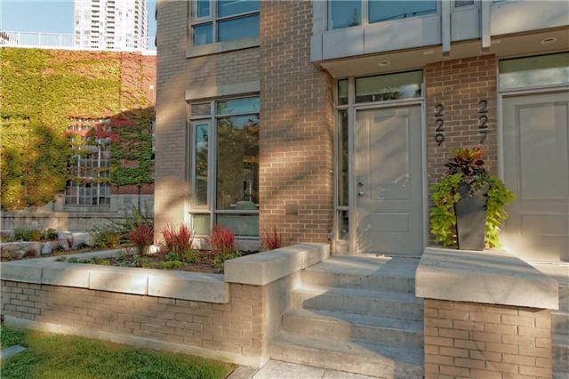 Th124 - 229 Duplex Ave, Townhouse with 3 bedrooms, 3 bathrooms and 2 parking in Toronto ON | Image 2