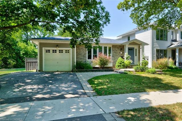 461 Maple Avenue, House detached with 4 bedrooms, 2 bathrooms and 2 parking in Oakville ON | Card Image